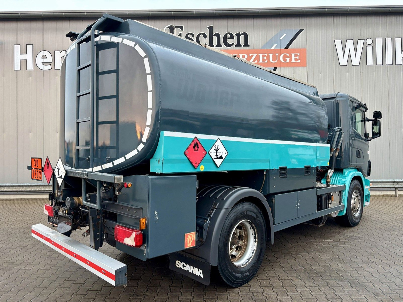 Scania G420 Esterer A3 | 2x Kammern*Oben/Unten*Retarder - Tankbil: bild 5 Scania G420 Esterer A3 | 2x Kammern*Oben/Unten*Retarder - Tankbil: bild 5