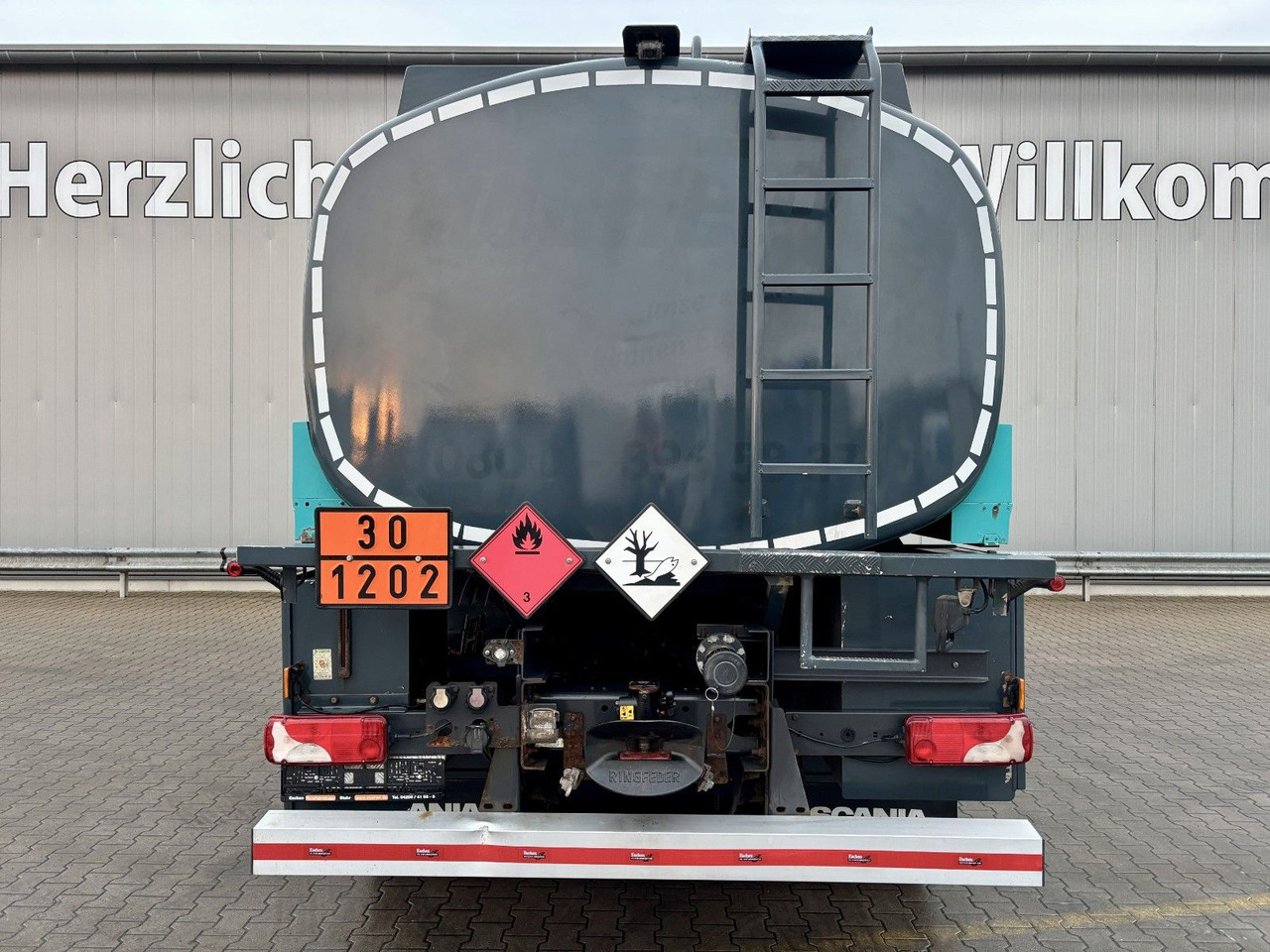 Scania G420 Esterer A3 | 2x Kammern*Oben/Unten*Retarder - Tankbil: bild 4 Scania G420 Esterer A3 | 2x Kammern*Oben/Unten*Retarder - Tankbil: bild 4
