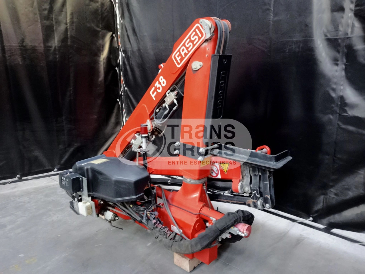 Grúa Fassi F38AF - Lastbilskran för Lastbil: bild 1 Grúa Fassi F38AF - Lastbilskran för Lastbil: bild 1