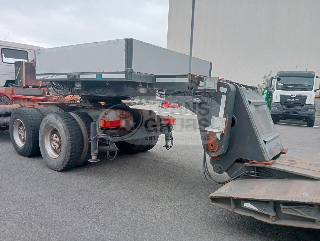 Semirremolque cama rebajado Traylona GP3BMA 13T - Låg lastare semitrailer: bild 1 Semirremolque cama rebajado Traylona GP3BMA 13T - Låg lastare semitrailer: bild 1