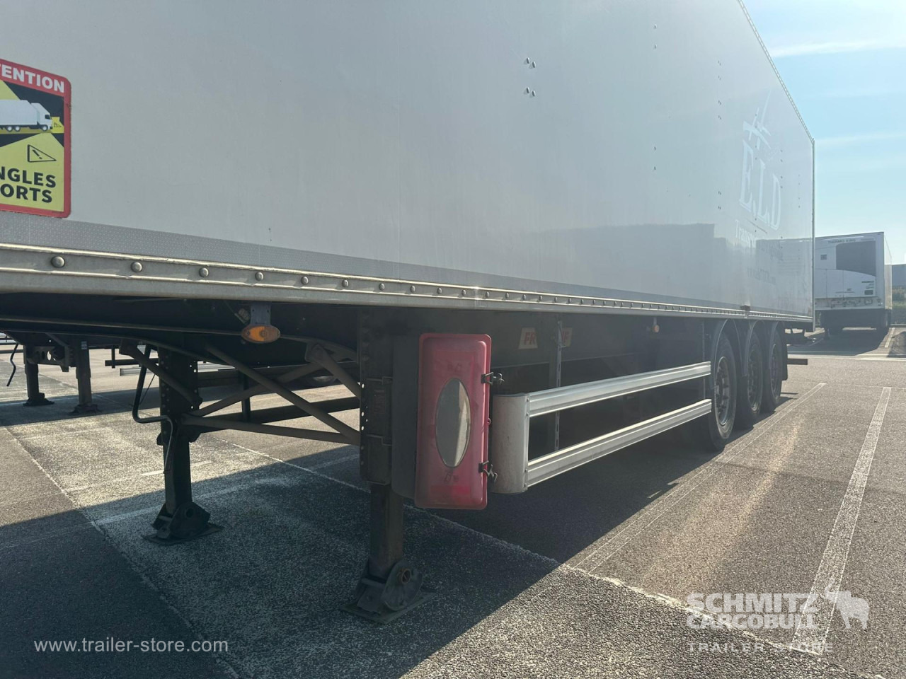 FRUEHAUF Dryfreight Standard Roller shutter door - Skåp semitrailer: bild 2 FRUEHAUF Dryfreight Standard Roller shutter door - Skåp semitrailer: bild 2