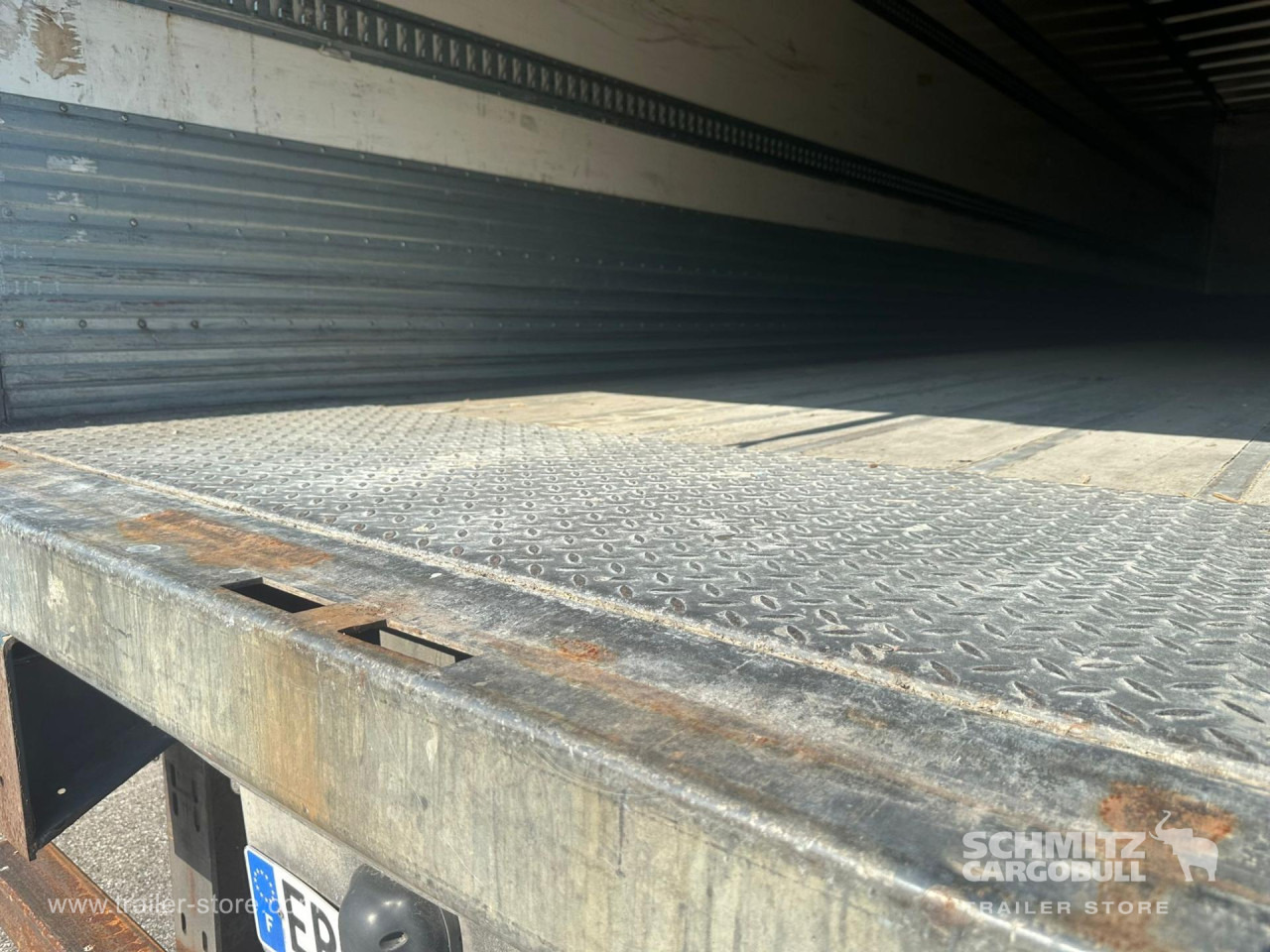 FRUEHAUF Dryfreight Standard Roller shutter door - Skåp semitrailer: bild 4 FRUEHAUF Dryfreight Standard Roller shutter door - Skåp semitrailer: bild 4