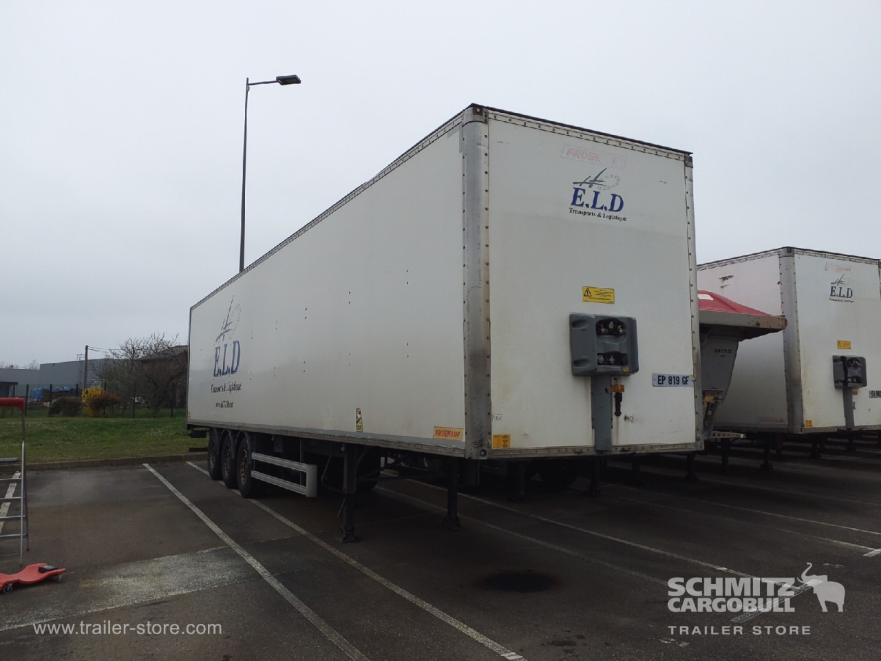 FRUEHAUF Dryfreight Standard Roller shutter door - Skåp semitrailer: bild 1 FRUEHAUF Dryfreight Standard Roller shutter door - Skåp semitrailer: bild 1