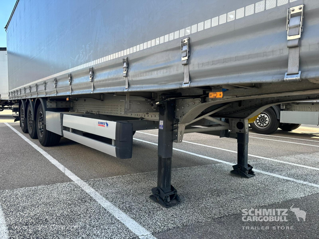 SCHMITZ Curtainsider Standard - Kapelltrailer: bild 3 SCHMITZ Curtainsider Standard - Kapelltrailer: bild 3