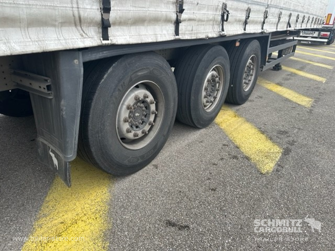 SCHMITZ Curtainsider Standard - Kapelltrailer: bild 2 SCHMITZ Curtainsider Standard - Kapelltrailer: bild 2