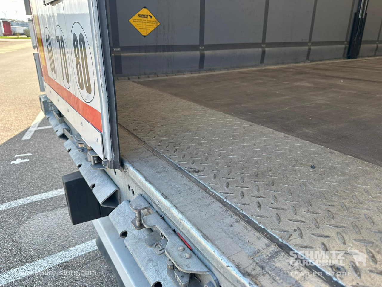 SCHMITZ Curtainsider Standard - Kapelltrailer: bild 4 SCHMITZ Curtainsider Standard - Kapelltrailer: bild 4