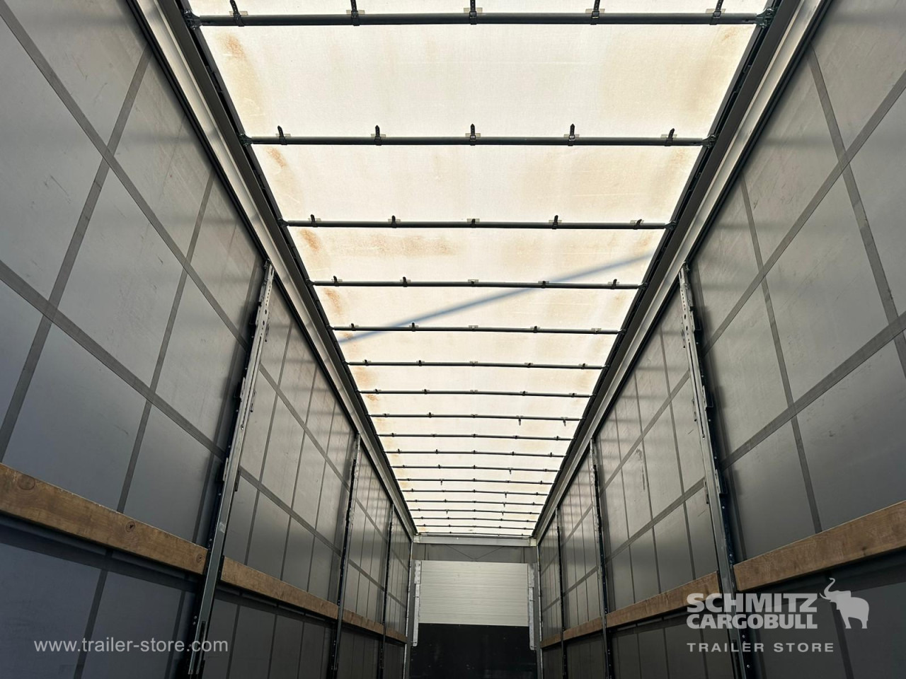 SCHMITZ Curtainsider Standard - Kapelltrailer: bild 5 SCHMITZ Curtainsider Standard - Kapelltrailer: bild 5