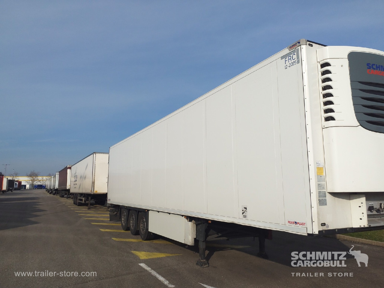 SCHMITZ Reefer Standard - Isotermiska semitrailer: bild 1 SCHMITZ Reefer Standard - Isotermiska semitrailer: bild 1