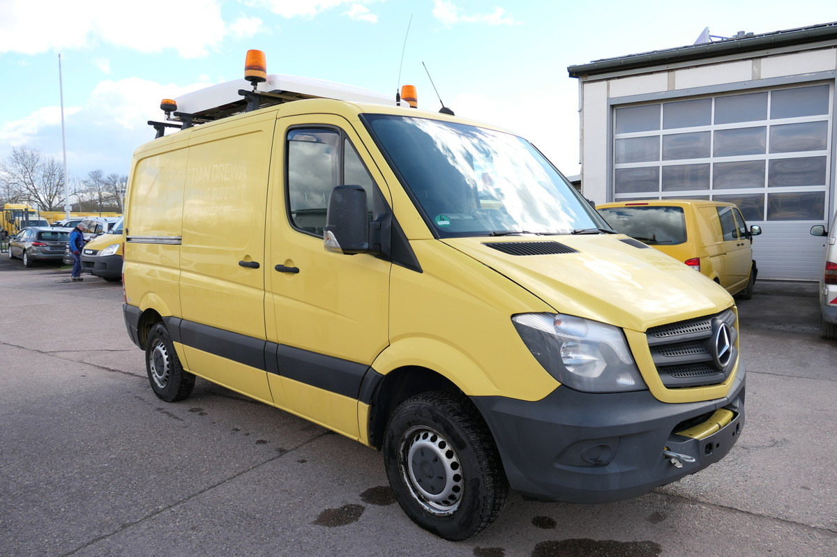 MERCEDES-BENZ Sprinter 216 CDI KLIMA - Begleitfahrzeug SCHLAFB - Små skåpbil: bild 3 MERCEDES-BENZ Sprinter 216 CDI KLIMA - Begleitfahrzeug SCHLAFB - Små skåpbil: bild 3