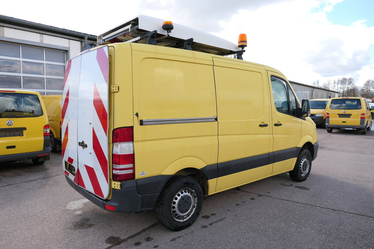 MERCEDES-BENZ Sprinter 216 CDI KLIMA - Begleitfahrzeug SCHLAFB - Små skåpbil: bild 1 MERCEDES-BENZ Sprinter 216 CDI KLIMA - Begleitfahrzeug SCHLAFB - Små skåpbil: bild 1