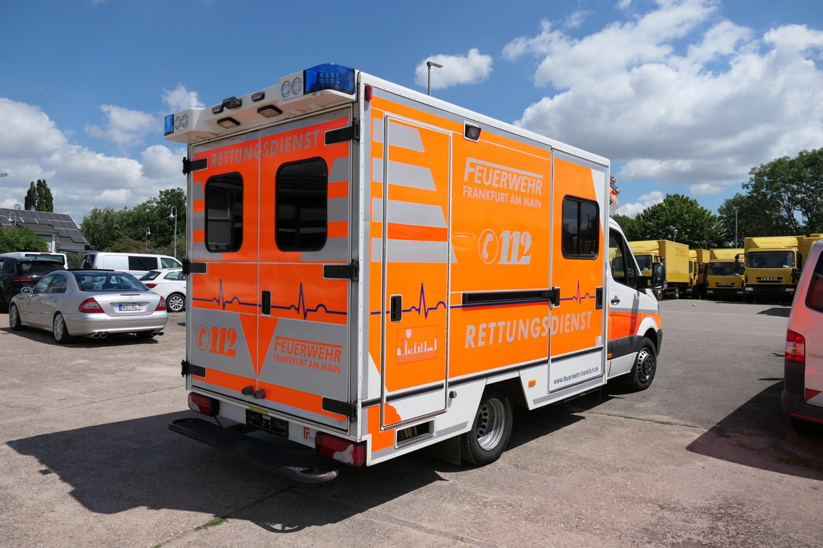 MERCEDES-BENZ Sprinter 519 CDI Klima Krankenwagen Fahrtec Aufb - Ambulans: bild 4 MERCEDES-BENZ Sprinter 519 CDI Klima Krankenwagen Fahrtec Aufb - Ambulans: bild 4