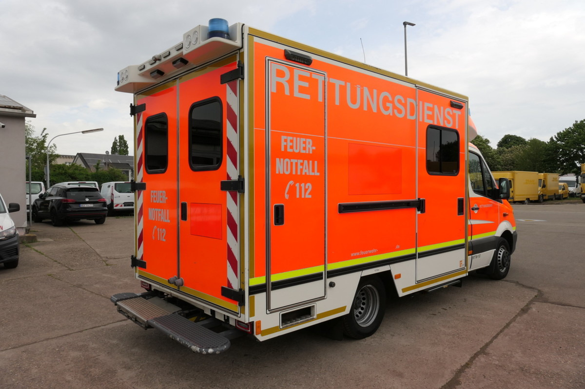 MERCEDES-BENZ Sprinter 519 CDI Klima Krankenwagen - Ambulans: bild 3 MERCEDES-BENZ Sprinter 519 CDI Klima Krankenwagen - Ambulans: bild 3