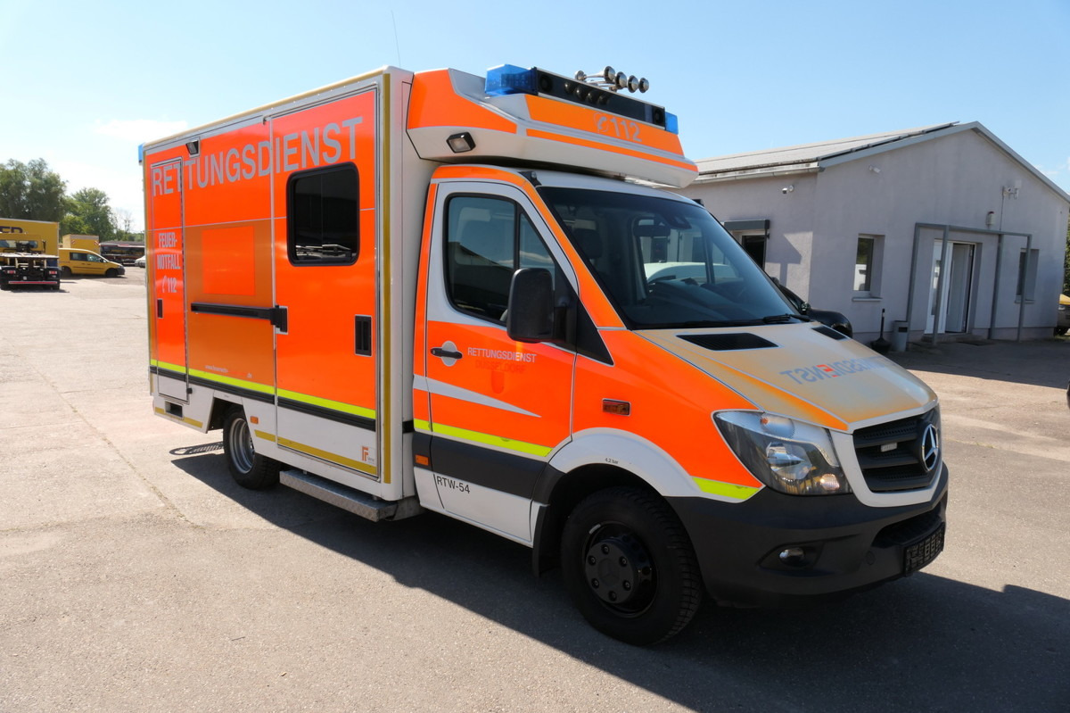 MERCEDES-BENZ Sprinter 519 CDI Klima Krankenwagen - Ambulans: bild 2 MERCEDES-BENZ Sprinter 519 CDI Klima Krankenwagen - Ambulans: bild 2