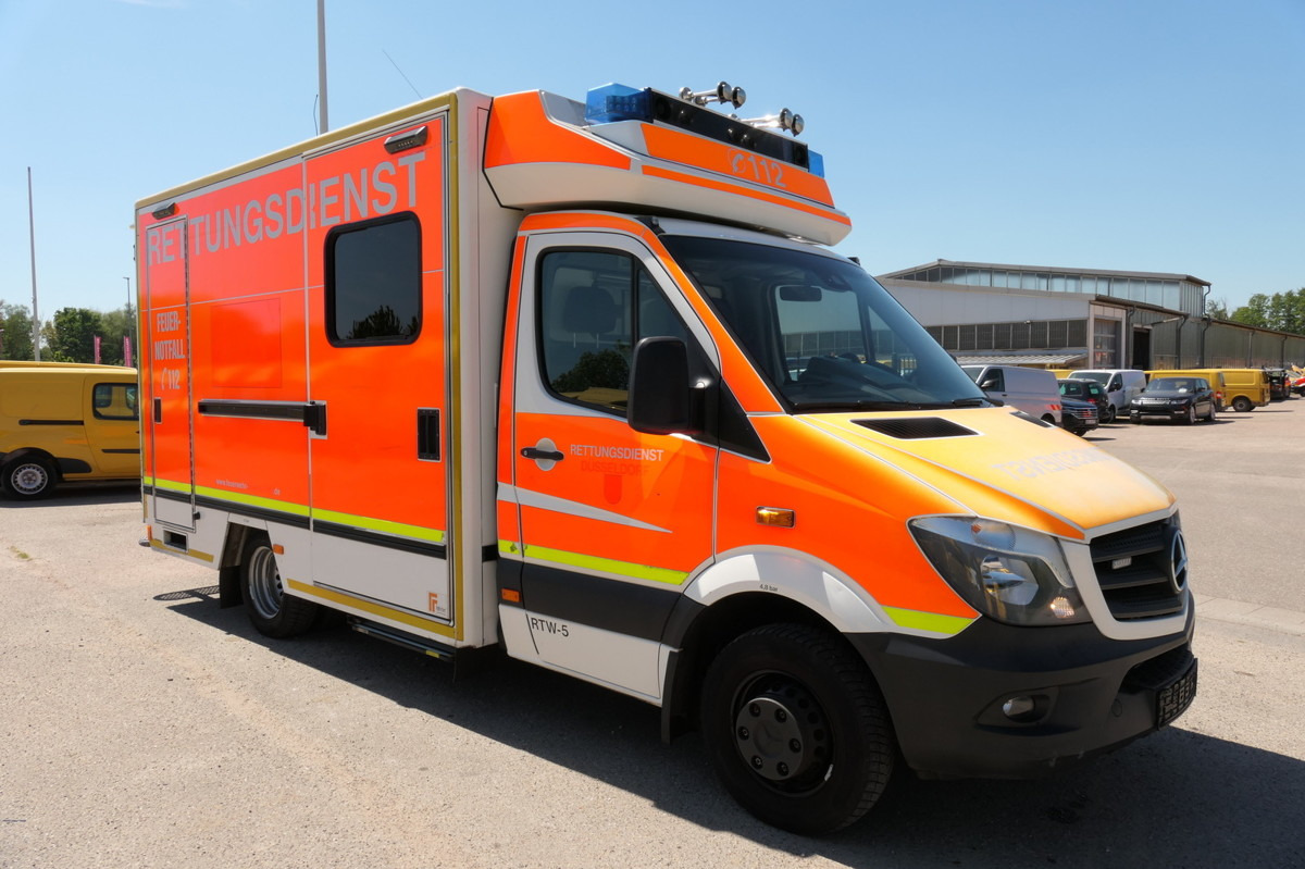 MERCEDES-BENZ Sprinter 519 CDI Klima Krankenwagen - Ambulans: bild 2 MERCEDES-BENZ Sprinter 519 CDI Klima Krankenwagen - Ambulans: bild 2