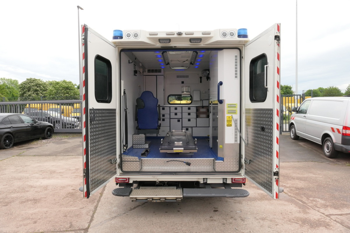 MERCEDES-BENZ Sprinter 519 CDI Klima Krankenwagen - Ambulans: bild 5 MERCEDES-BENZ Sprinter 519 CDI Klima Krankenwagen - Ambulans: bild 5