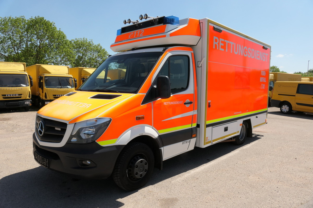 MERCEDES-BENZ Sprinter 519 CDI Klima Krankenwagen - Ambulans: bild 2 MERCEDES-BENZ Sprinter 519 CDI Klima Krankenwagen - Ambulans: bild 2
