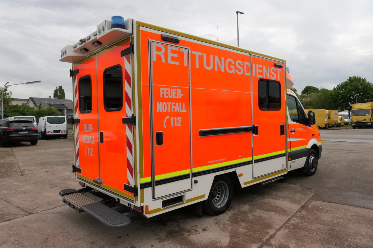MERCEDES-BENZ Sprinter 519 CDI Klima Krankenwagen - Ambulans: bild 3 MERCEDES-BENZ Sprinter 519 CDI Klima Krankenwagen - Ambulans: bild 3
