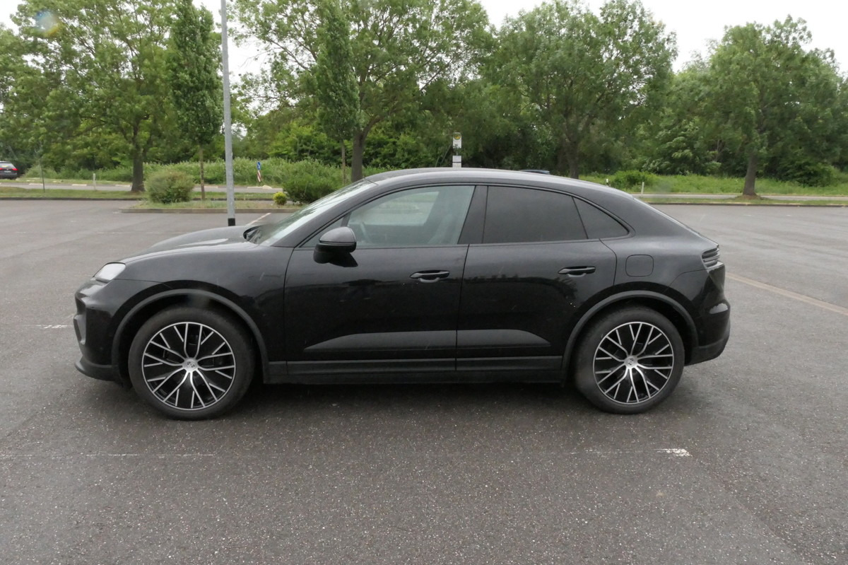 PORSCHE Macan 4 Electric - Bose Soundsystem Kombilimousi - SUV: bild 5 PORSCHE Macan 4 Electric - Bose Soundsystem Kombilimousi - SUV: bild 5