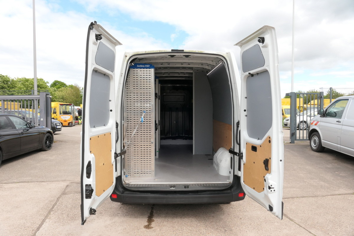 RENAULT Master 130 dCi L3H2 Euro6 KLIMA COC Regal - Skåpbil: bild 1 RENAULT Master 130 dCi L3H2 Euro6 KLIMA COC Regal - Skåpbil: bild 1