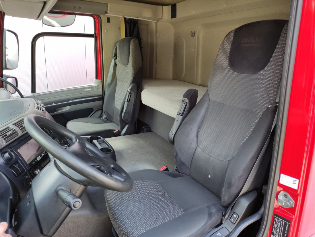 DAF CF 85.410 4x2 Spacecab - Lastbil med skåp: bild 5 DAF CF 85.410 4x2 Spacecab - Lastbil med skåp: bild 5