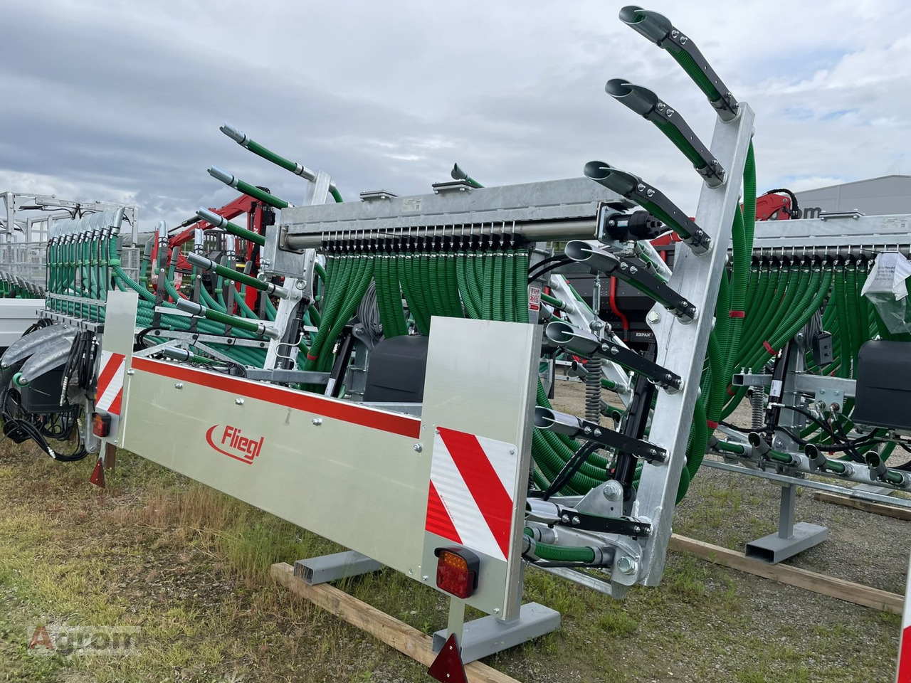 Fliegl Schleppschuhverteiler Compact 6,0 m - Jord injektor: bild 5 Fliegl Schleppschuhverteiler Compact 6,0 m - Jord injektor: bild 5