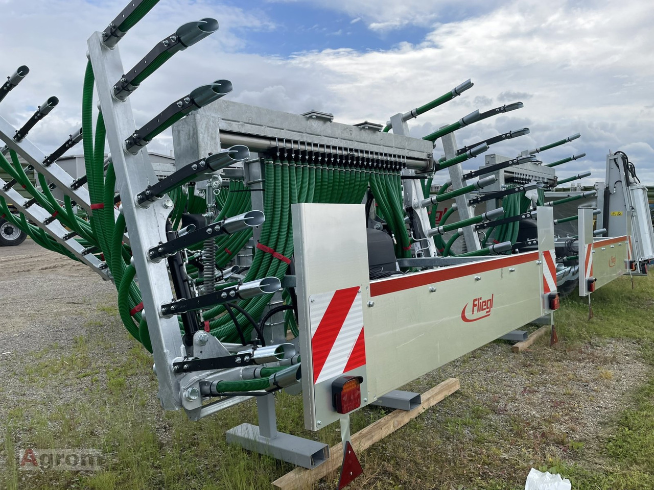Fliegl Schleppschuhverteiler Compact 6,0 m - Jord injektor: bild 4 Fliegl Schleppschuhverteiler Compact 6,0 m - Jord injektor: bild 4
