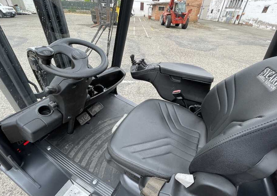 Linde H 25 D-02 - Dieseltruck: bild 4 Linde H 25 D-02 - Dieseltruck: bild 4