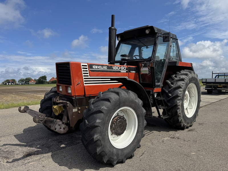 New Holland 180-90DT - Traktor: bild 1 New Holland 180-90DT - Traktor: bild 1