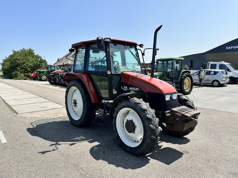 New Holland L 75 - Traktor: bild 5 New Holland L 75 - Traktor: bild 5