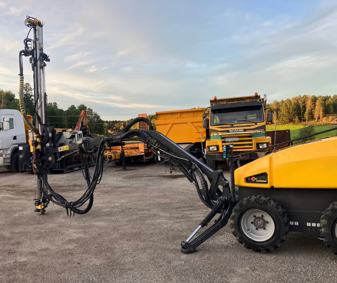 Atlas Copco FlexiROC T15R-01 - Borrmaskin: bild 4 Atlas Copco FlexiROC T15R-01 - Borrmaskin: bild 4