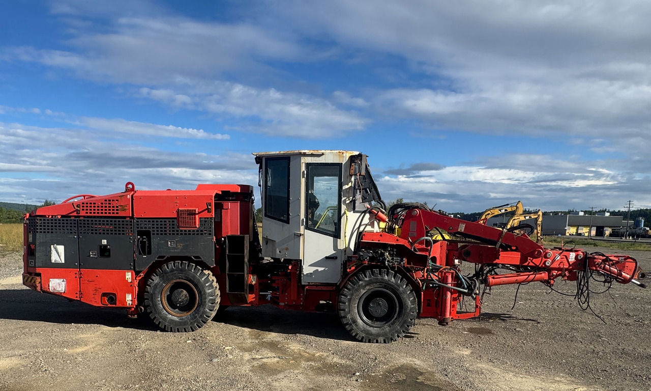 Sandvik DS411 - Styrbara borrmaskin: bild 1 Sandvik DS411 - Styrbara borrmaskin: bild 1