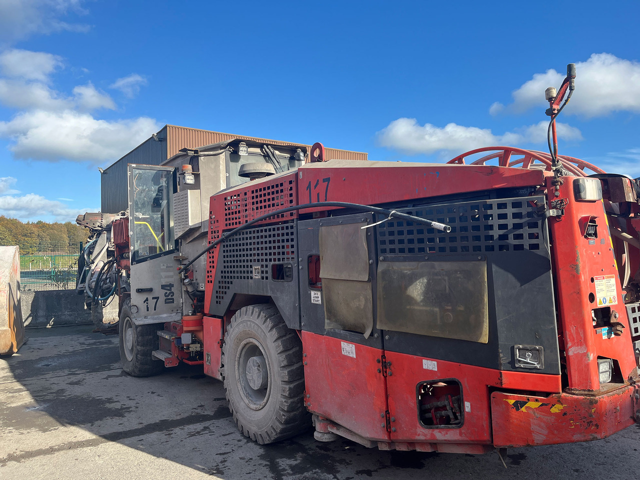 Sandvik DS411 - Styrbara borrmaskin: bild 1 Sandvik DS411 - Styrbara borrmaskin: bild 1