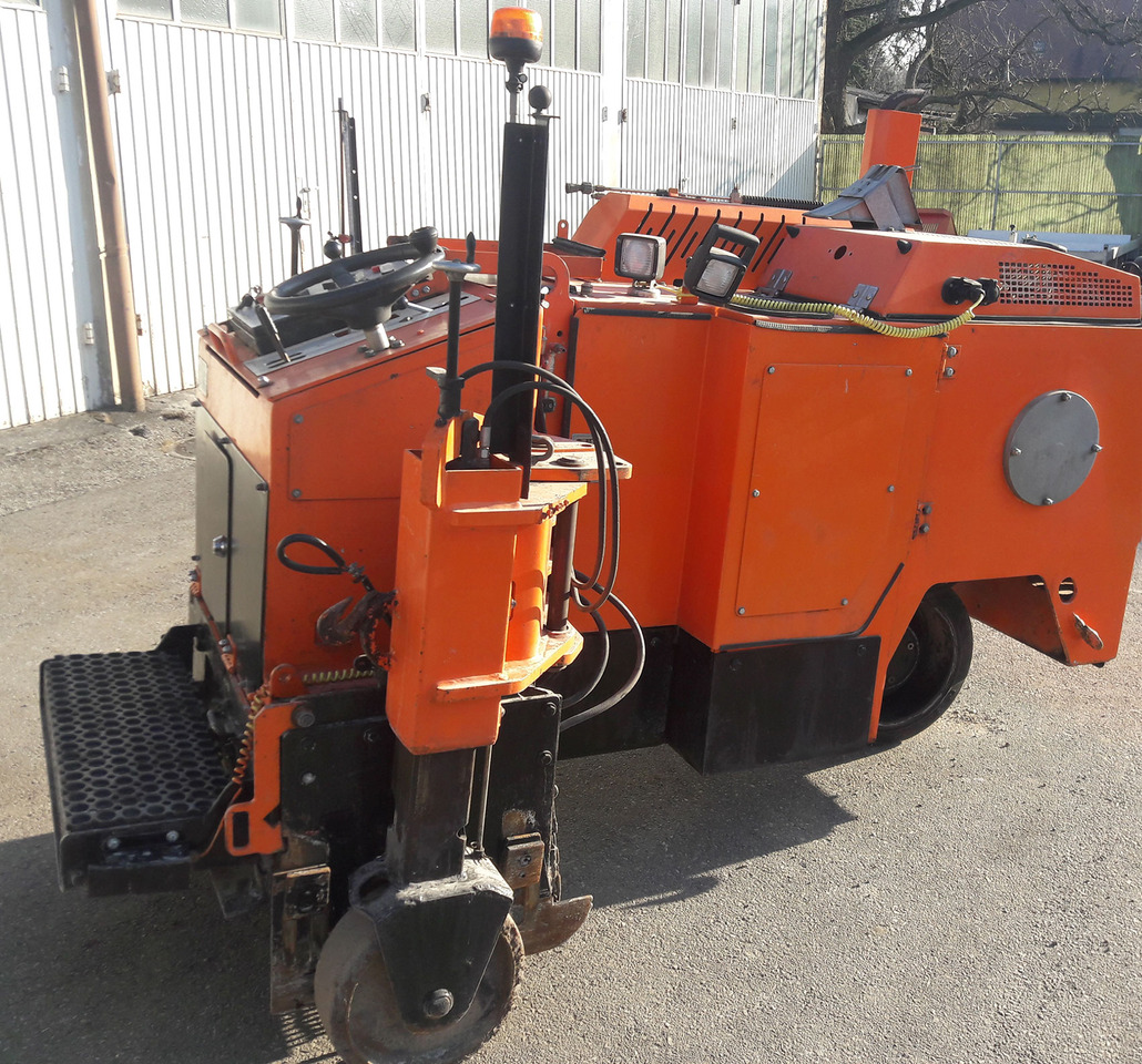 Wirtgen W 350 - Asfaltfräs: bild 2 Wirtgen W 350 - Asfaltfräs: bild 2