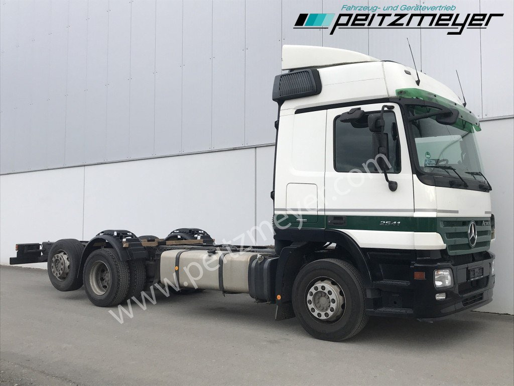 MERCEDES-BENZ Actros 2541 L Fahrgestell, 3 Pedale, MP2, Klima Blatt/Luft - Chassi lastbil: bild 2 MERCEDES-BENZ Actros 2541 L Fahrgestell, 3 Pedale, MP2, Klima Blatt/Luft - Chassi lastbil: bild 2