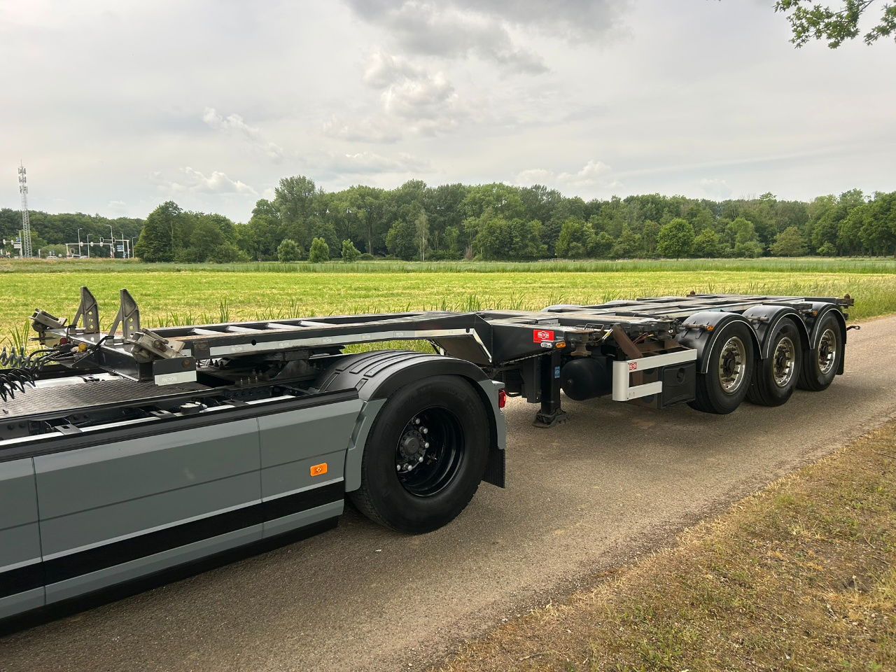 Pacton ET3 / Bpw Disc / Lifting axle / 2x20/30/40/45 ft hc / Tyres 80 / Tuf 3-20 - Containerbil/ Växelflak semitrailer: bild 1 Pacton ET3 / Bpw Disc / Lifting axle / 2x20/30/40/45 ft hc / Tyres 80 / Tuf 3-20 - Containerbil/ Växelflak semitrailer: bild 1