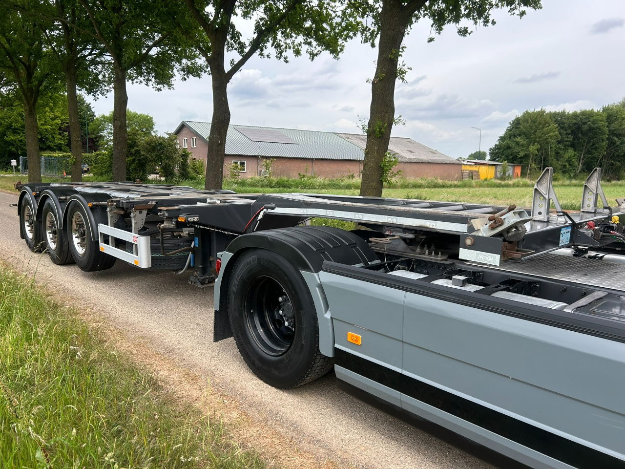 Pacton ET3 / Bpw Disc / Lifting axle / 2x20/30/40/45 ft hc / Tyres 80 / Tuf 3-20 - Containerbil/ Växelflak semitrailer: bild 2 Pacton ET3 / Bpw Disc / Lifting axle / 2x20/30/40/45 ft hc / Tyres 80 / Tuf 3-20 - Containerbil/ Växelflak semitrailer: bild 2