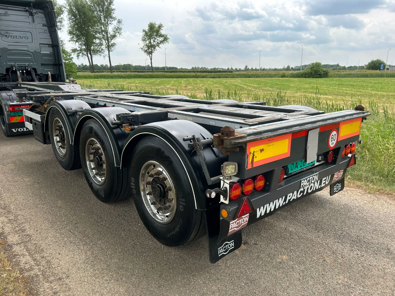 Pacton ET3 / Bpw Disc / Lifting axle / 2x20/30/40/45 ft hc / Tyres 80 / Tuf 3-20 - Containerbil/ Växelflak semitrailer: bild 4 Pacton ET3 / Bpw Disc / Lifting axle / 2x20/30/40/45 ft hc / Tyres 80 / Tuf 3-20 - Containerbil/ Växelflak semitrailer: bild 4