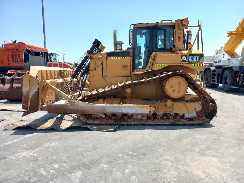 Cat D6T LGP (Abu Dhabi) - Bulldozer: bild 1 Cat D6T LGP (Abu Dhabi) - Bulldozer: bild 1