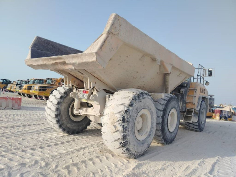 Komatsu HM400-3R (4 pieces available in Abu Dhabi) - Ramstyrd dumper: bild 5 Komatsu HM400-3R (4 pieces available in Abu Dhabi) - Ramstyrd dumper: bild 5
