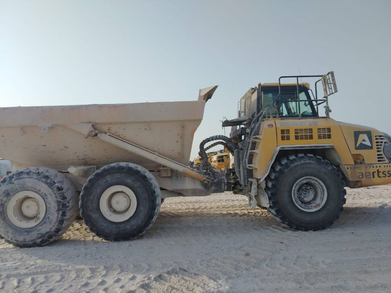Komatsu HM400-3R (4 pieces available in Abu Dhabi) - Ramstyrd dumper: bild 2 Komatsu HM400-3R (4 pieces available in Abu Dhabi) - Ramstyrd dumper: bild 2