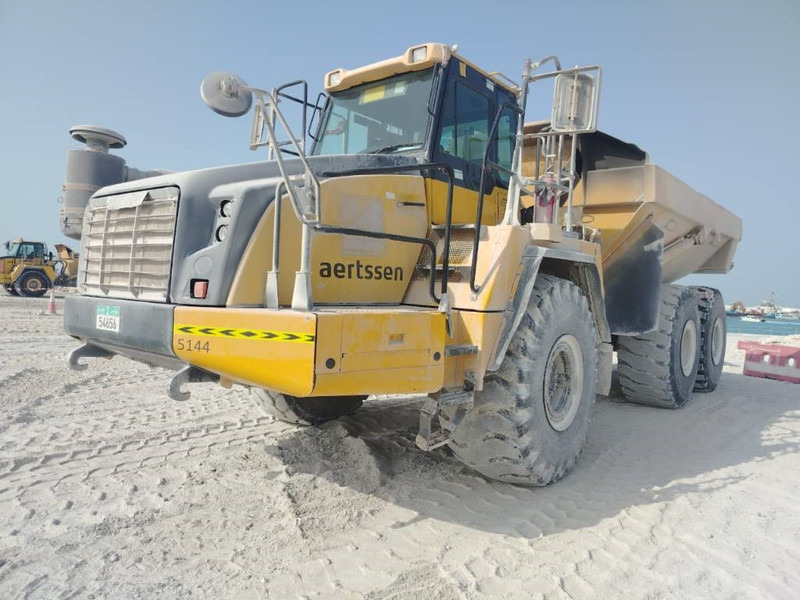 Komatsu HM400-3R (4 pieces available in Abu Dhabi) - Ramstyrd dumper: bild 3 Komatsu HM400-3R (4 pieces available in Abu Dhabi) - Ramstyrd dumper: bild 3