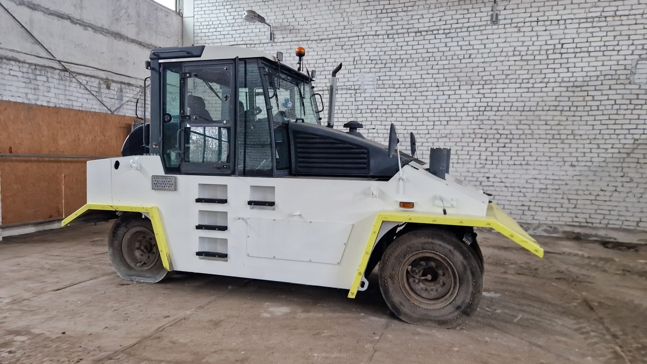 BOMAG BW24 R - Gummihjulsvält: bild 1 BOMAG BW24 R - Gummihjulsvält: bild 1