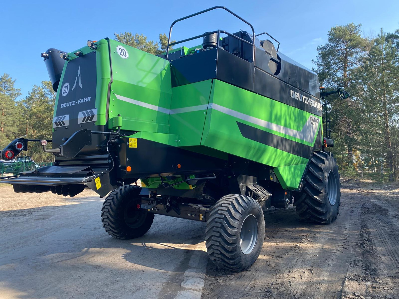 DEUTZ FAHR C6305 TS with DH630R NEW/UNUSED - Skördemaskin: bild 3 DEUTZ FAHR C6305 TS with DH630R NEW/UNUSED - Skördemaskin: bild 3