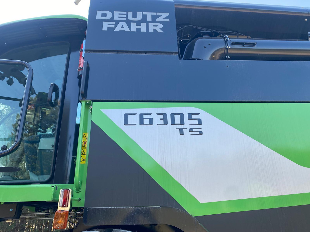DEUTZ FAHR C6305 TS with DH630R NEW/UNUSED - Skördemaskin: bild 4 DEUTZ FAHR C6305 TS with DH630R NEW/UNUSED - Skördemaskin: bild 4
