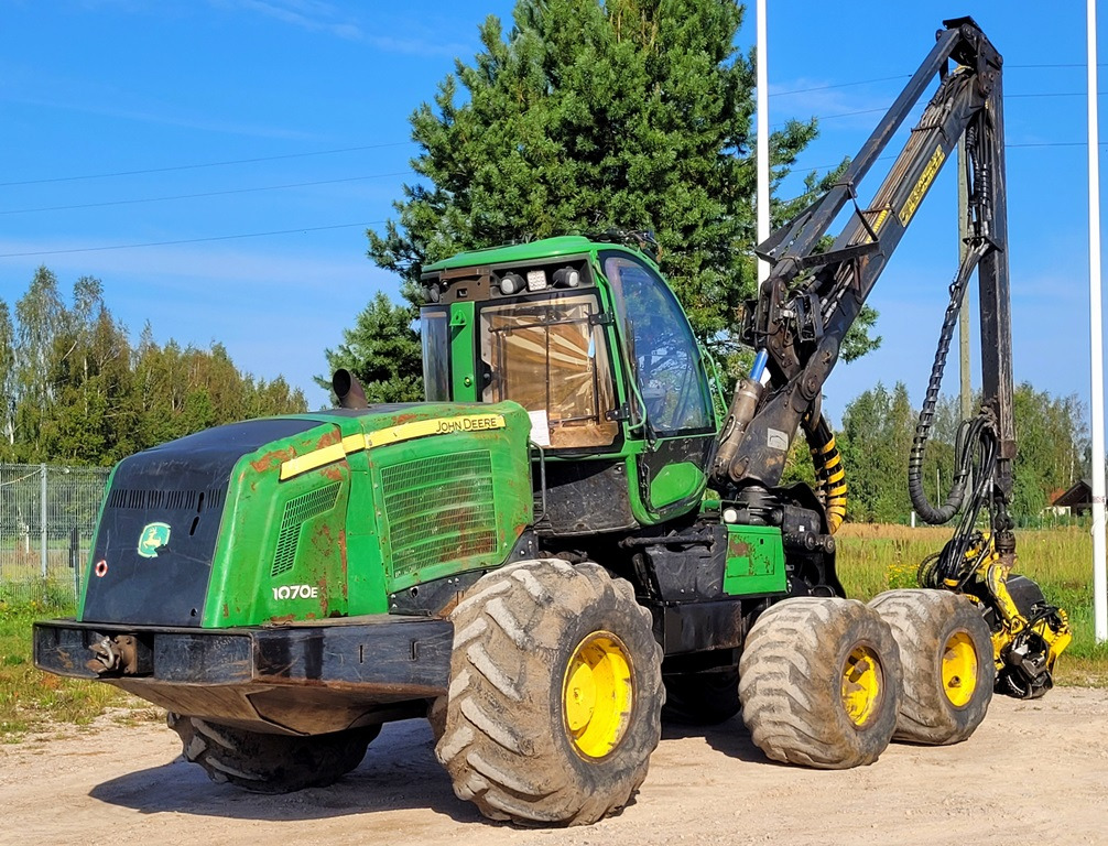 Skördare JOHN DEERE 1070 E: bild 15
