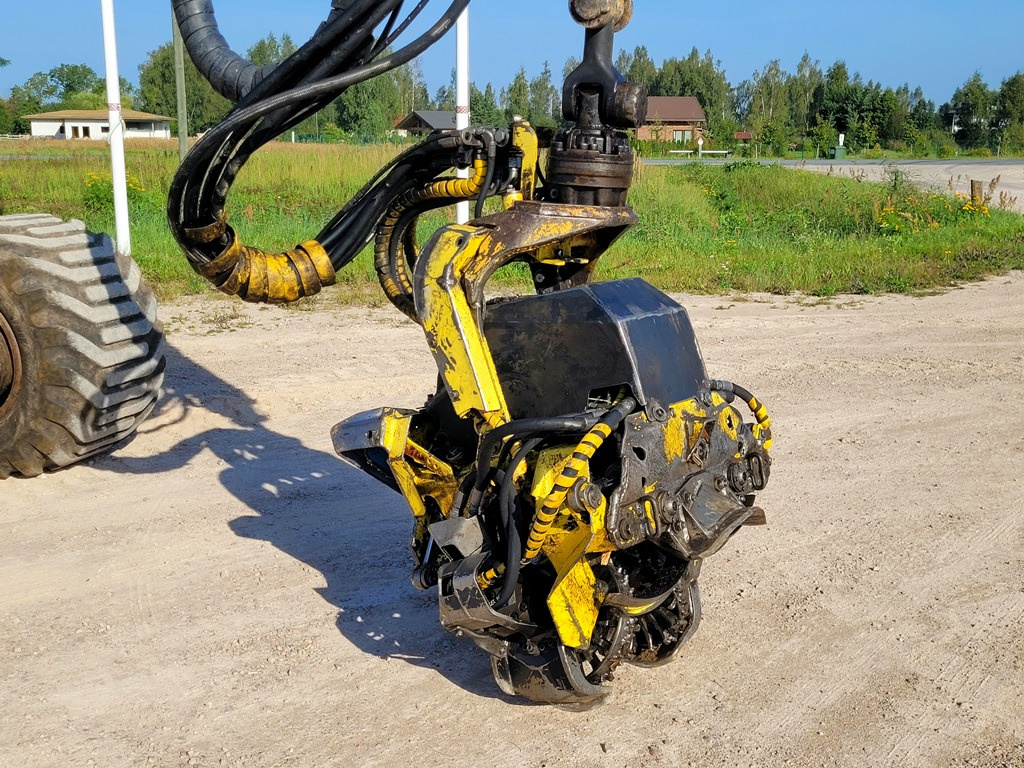 Skördare JOHN DEERE 1070 E: bild 6