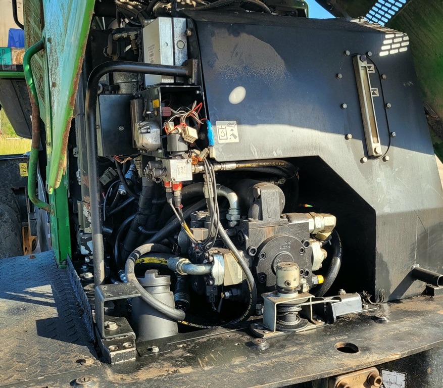 Skördare JOHN DEERE 1070 E: bild 16