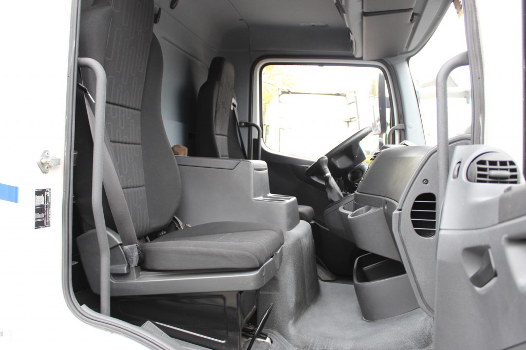Mercedes-Benz Atego 818 E6 Koffer Klima LDW Schalter LBW - Lastbil: bild 4 Mercedes-Benz Atego 818 E6 Koffer Klima LDW Schalter LBW - Lastbil: bild 4
