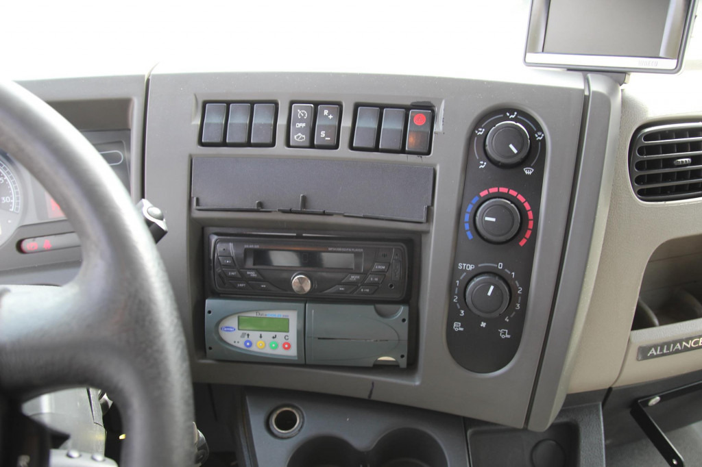 Renault Midlum 220 E5 CS 850 Strom LBW Seiten Tür FRC - Lastbil: bild 5 Renault Midlum 220 E5 CS 850 Strom LBW Seiten Tür FRC - Lastbil: bild 5