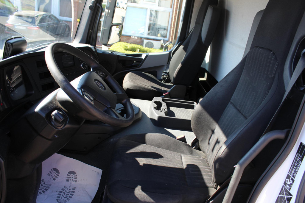 Lastbil med skåp Mercedes-Benz Antos 1830 E6 Koffer 7,7m   LBW   Rolltor: bild 7